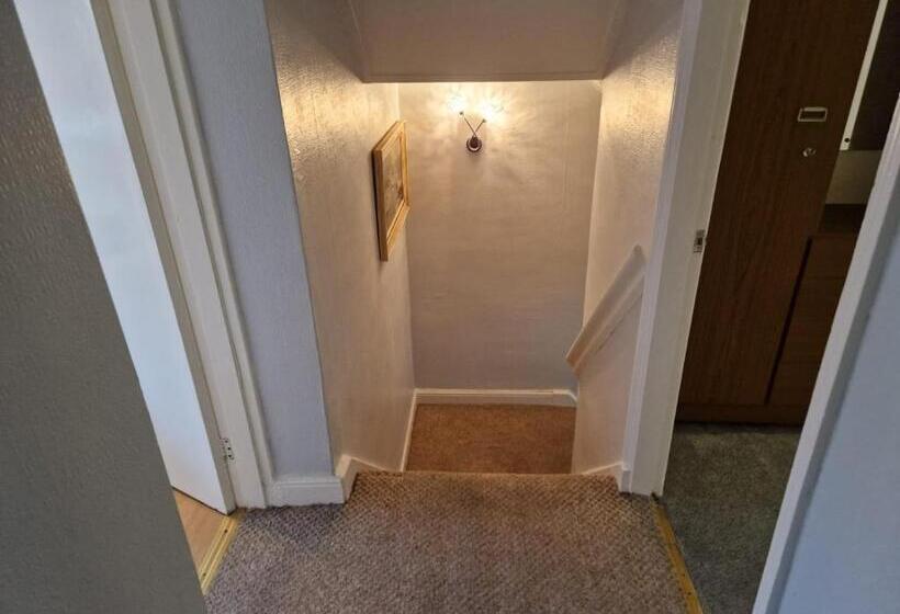 Пансион Cozy Room A @ Shiremoor