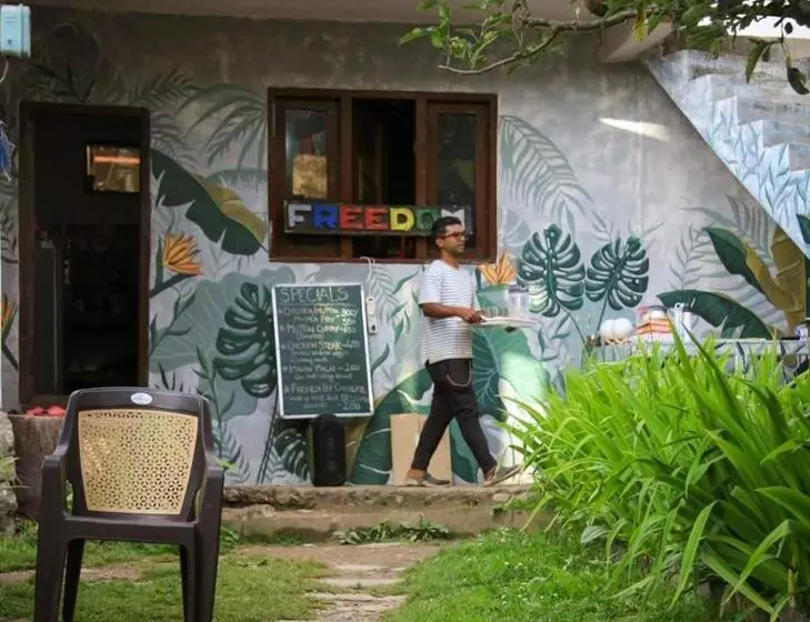 ペンション Freedom Cafe