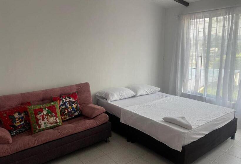 پانسیون House The Sara