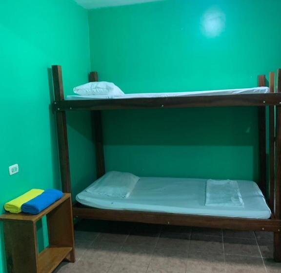 Пансион The Monkey Trail Hostel