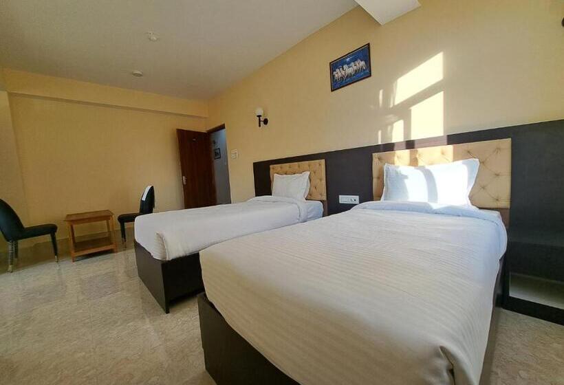 Snow White Retreat Hotel& Restaurant