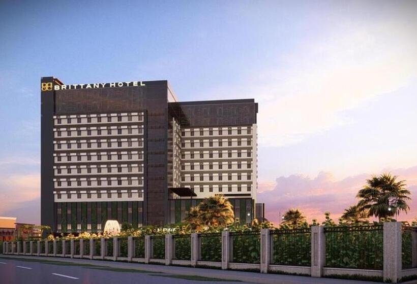 Brittany Hotel Villar City