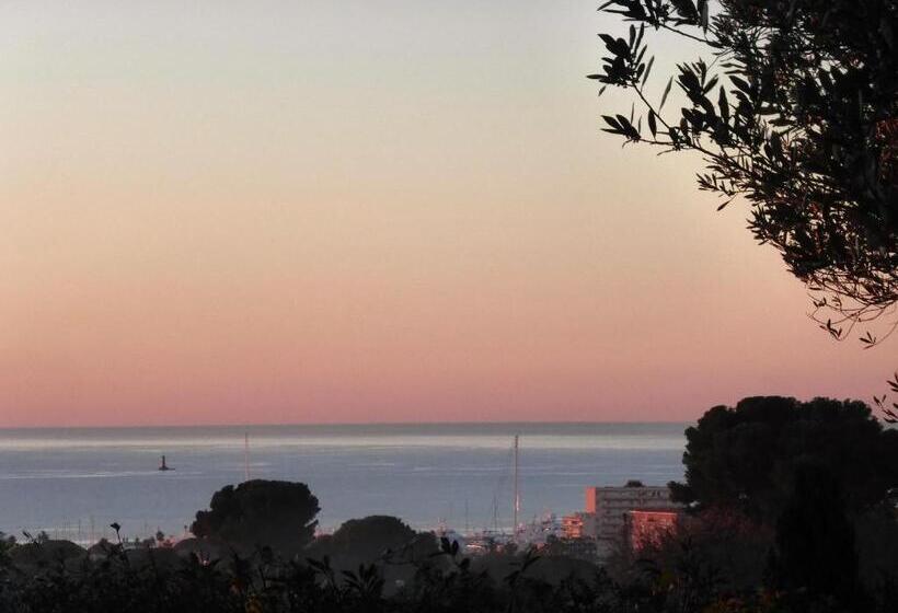 Chambre Bed And Breakfast Dans La Villa Cypra