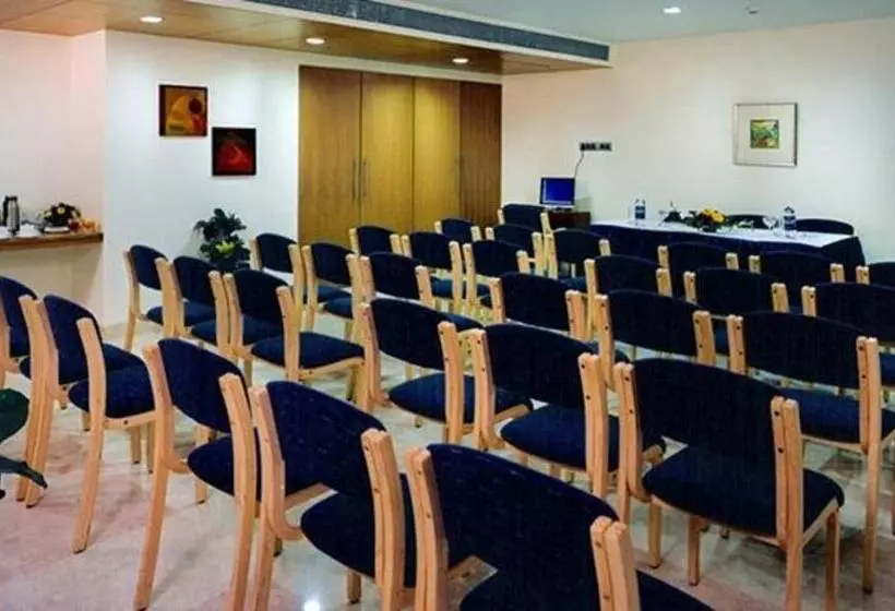 Fabhotel Prime Centurion