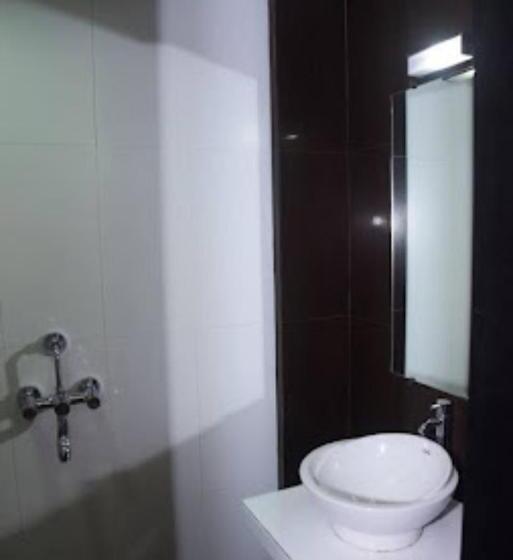 בית מלון כפרי Indiana Inn , Navi Mumbai