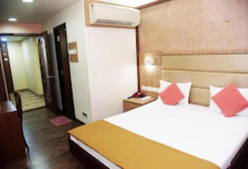 בית מלון כפרי Indiana Inn , Navi Mumbai