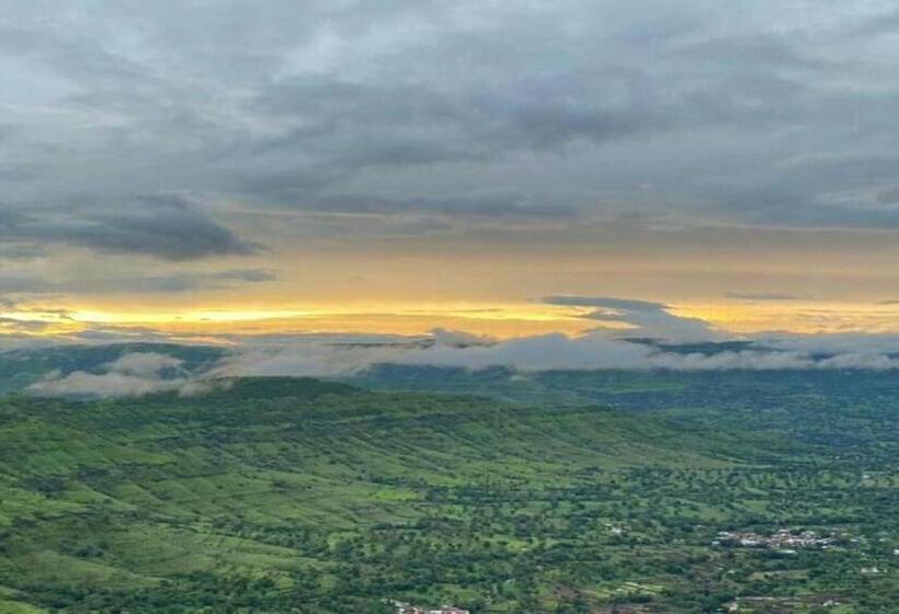 בית מלון כפרי Kaizen Stays & Resto