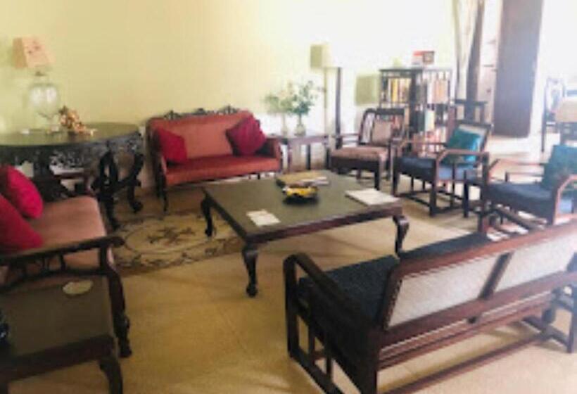 酒店 Madhav Bagh Royal Heritage Stay , Vadodara