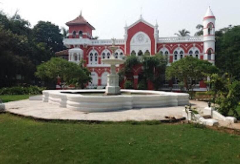 酒店 Madhav Bagh Royal Heritage Stay , Vadodara