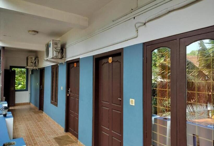 בית מלון כפרי Nissi Budget Rooms Alleppey