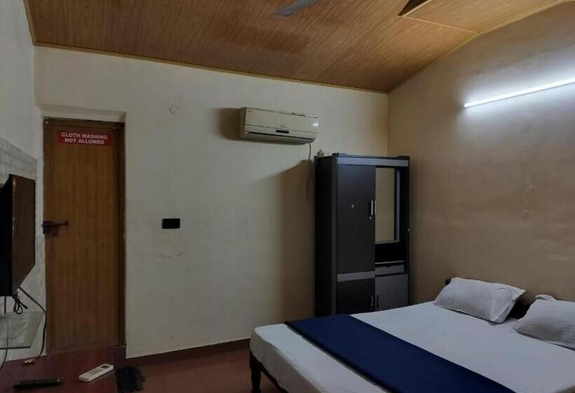 בית מלון כפרי Nissi Budget Rooms Alleppey