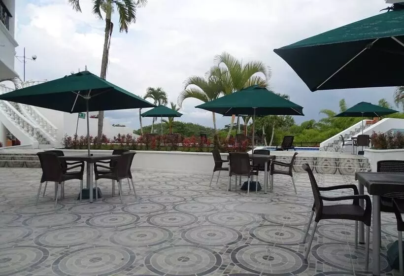 Hotelli Palmas De Alcalá