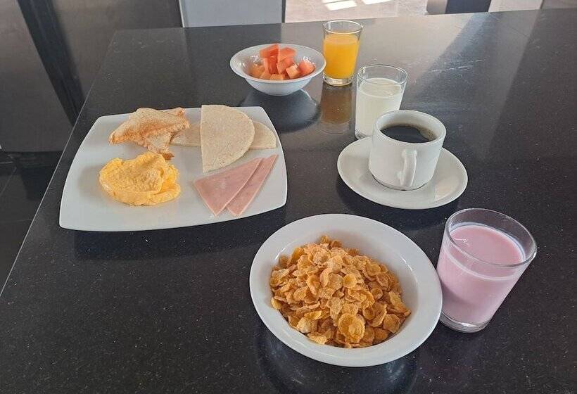 ホテル Palmas De Alcalá