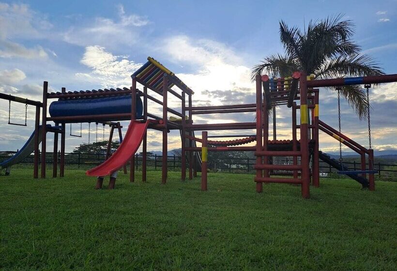 ホテル Palmas De Alcalá