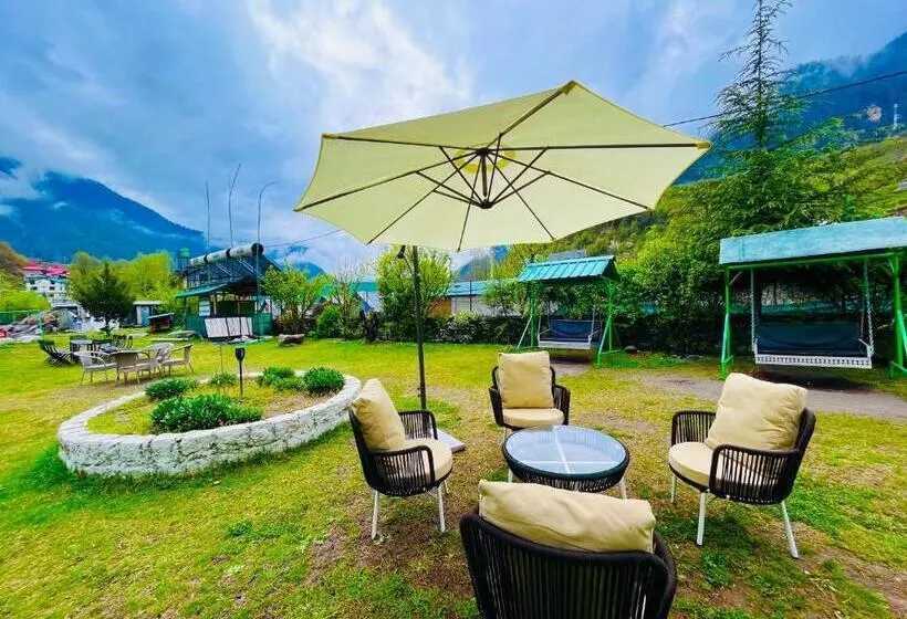 ホテル The Winterfield Riverside Resort Manali
