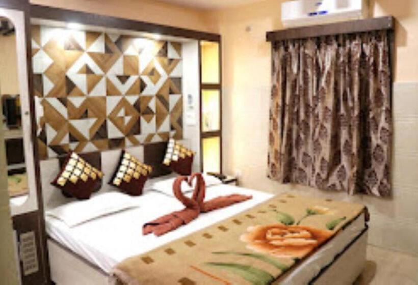 בית מלון כפרי Prince B Guwahati