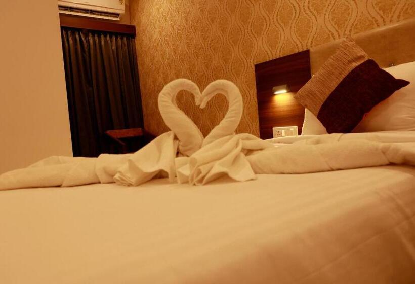 Hotel Sens Resisdency