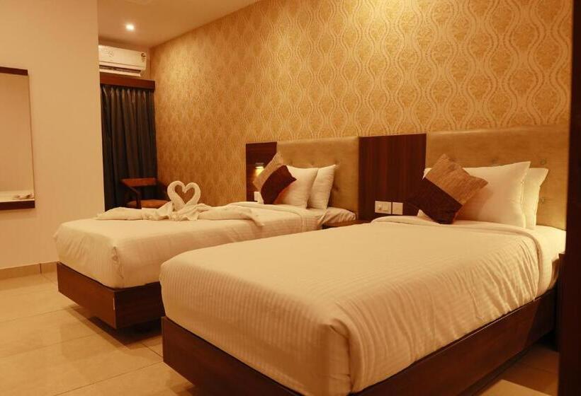 Hotel Sens Resisdency