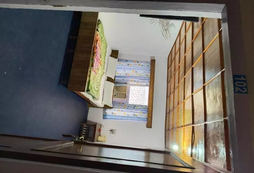 Hotel Shivom