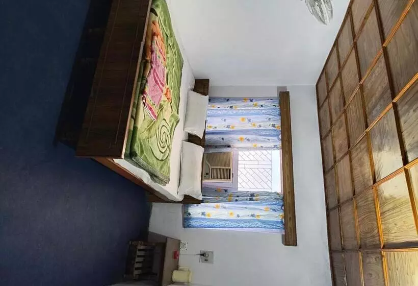 Hotel Shivom