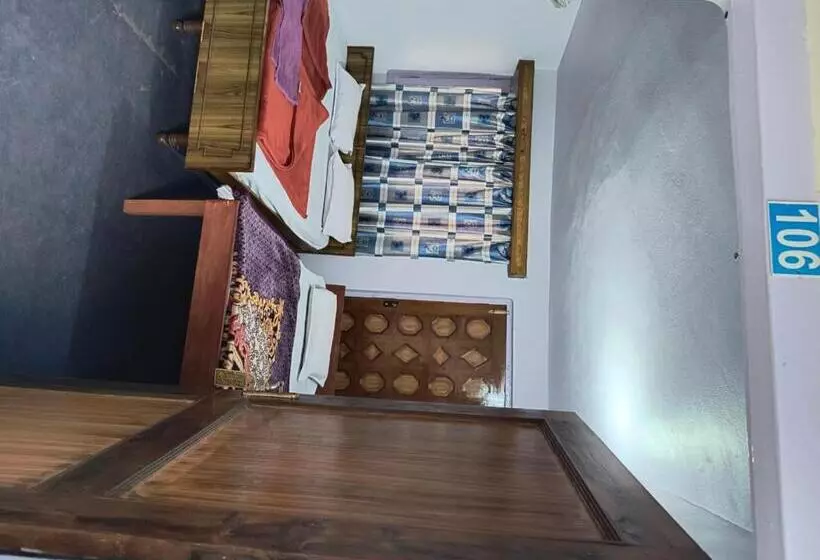 Hotel Shivom