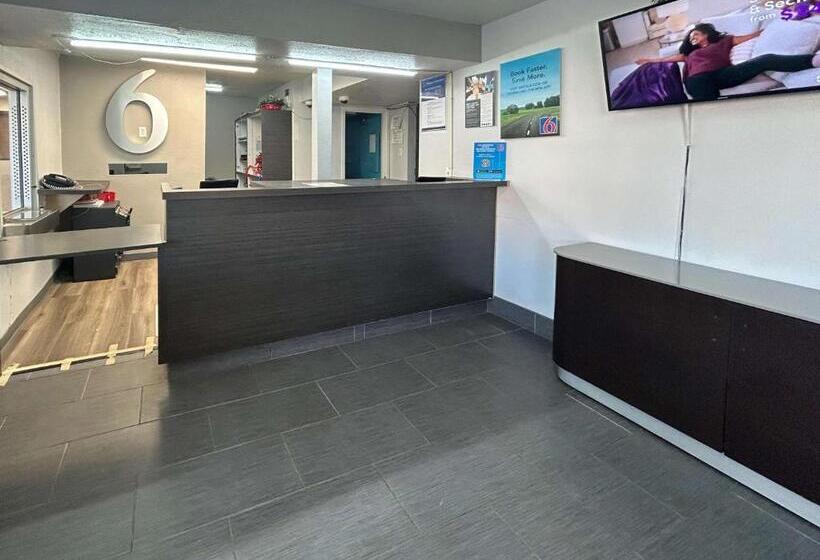 هتل Studio 6 Lubbock, Tx