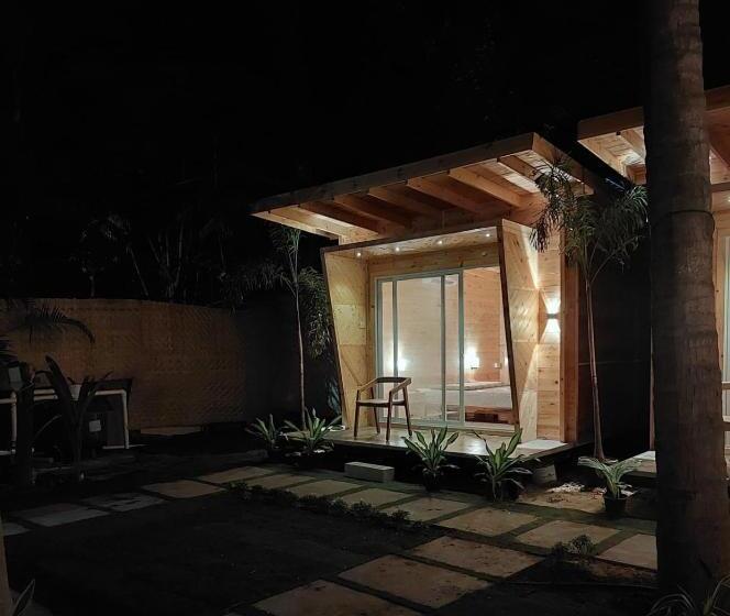 Hotelli The Nine Beach Resort