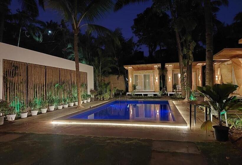 Hotelli The Nine Beach Resort