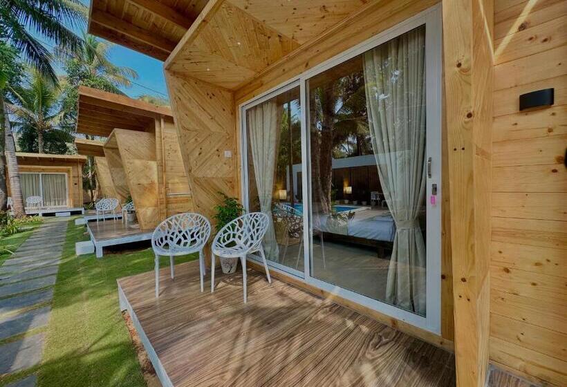 Hotelli The Nine Beach Resort