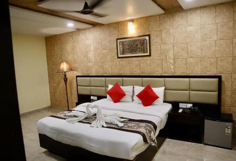 فندق The Park, Itarsi