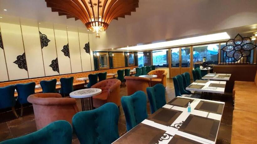 فندق The Park, Itarsi