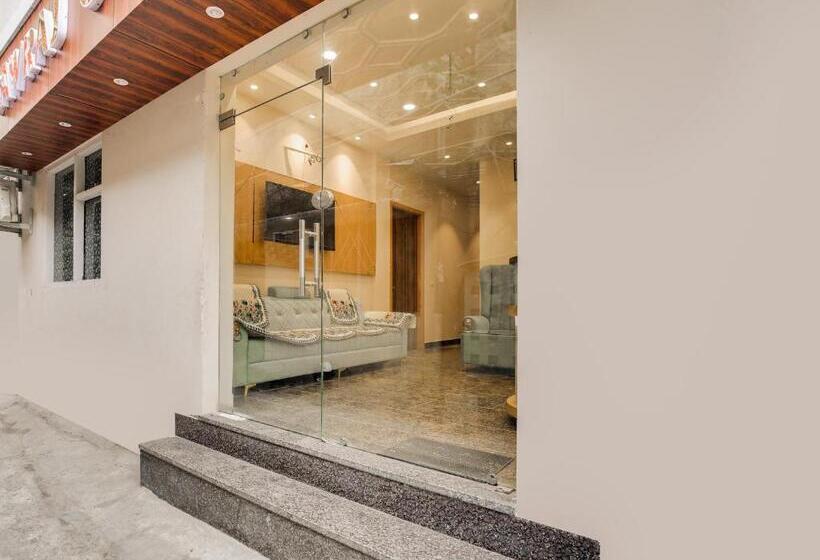 בית מלון כפרי Sawraj Grand