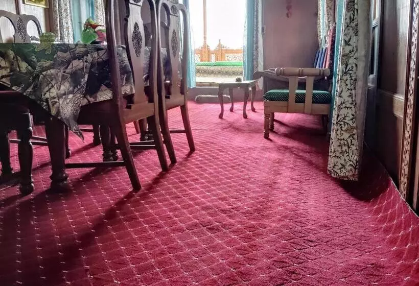 ペンション Houseboat