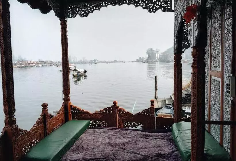 ペンション Houseboat