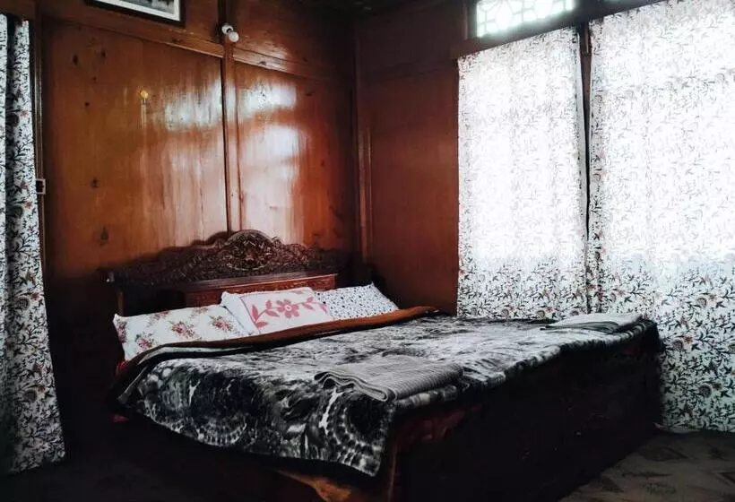 ペンション Houseboat