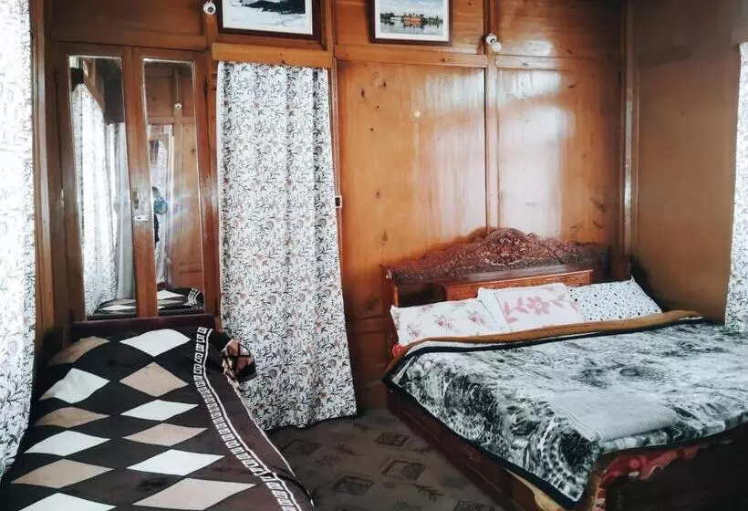 ペンション Houseboat