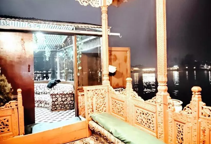 ペンション Houseboat