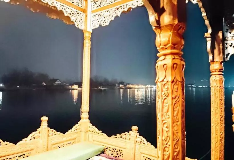 ペンション Houseboat