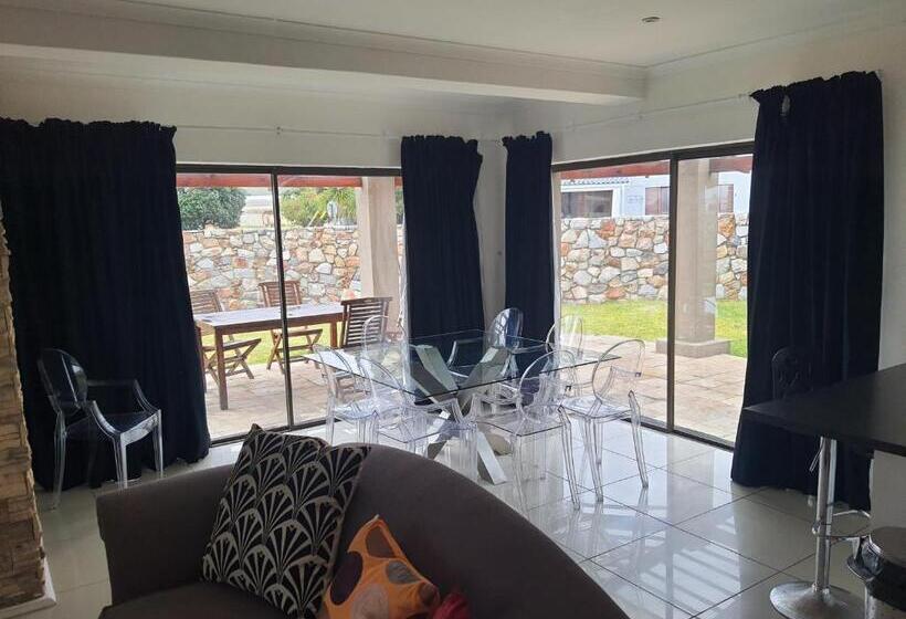 بنسيون Kleinmond   Sea Breeze