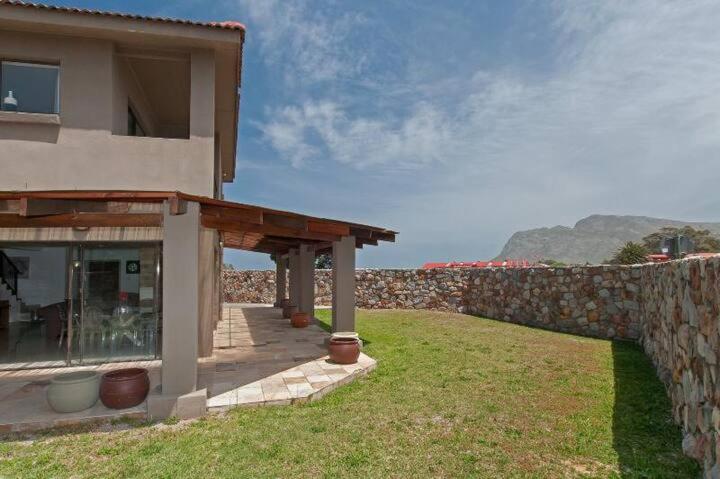 بنسيون Kleinmond   Sea Breeze