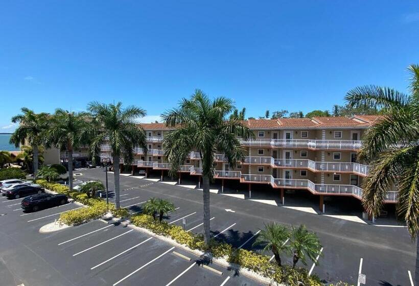 Waterfront Resort Condo Beaches Sunset Free Bikes2