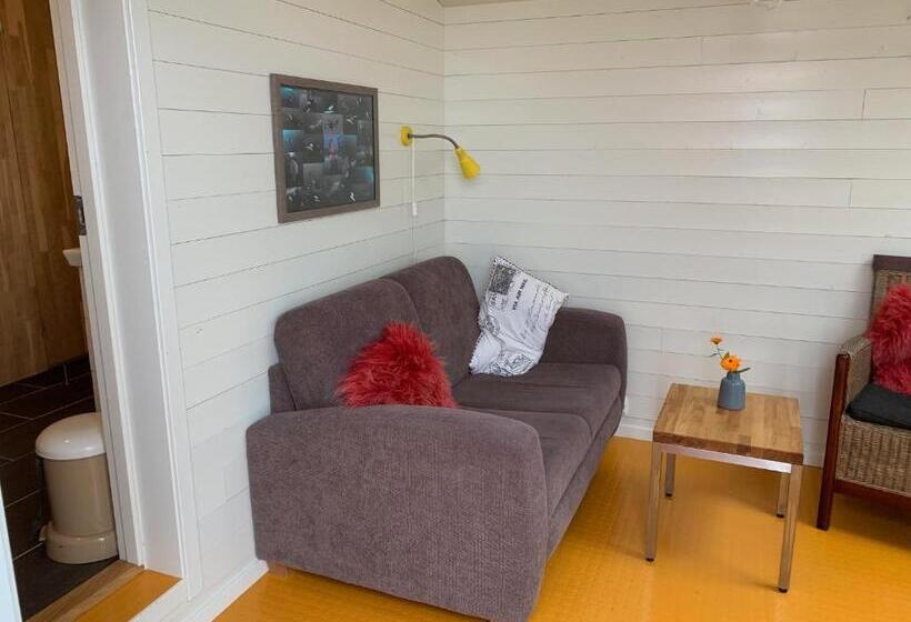 Vandrarhem Tinebua Basecamp Senja