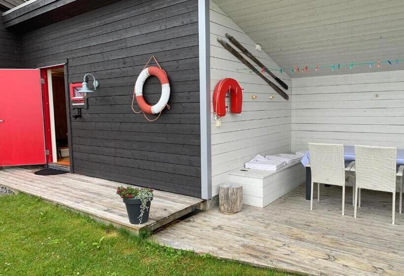 Vandrarhem Tinebua Basecamp Senja