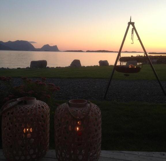 Vandrarhem Tinebua Basecamp Senja