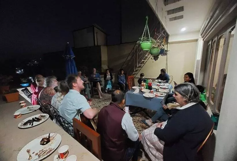 تختخواب و صبحانه Nepal Christian Guest House