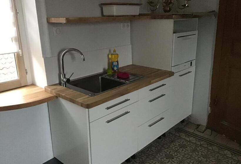 تختخواب و صبحانه Pivoines