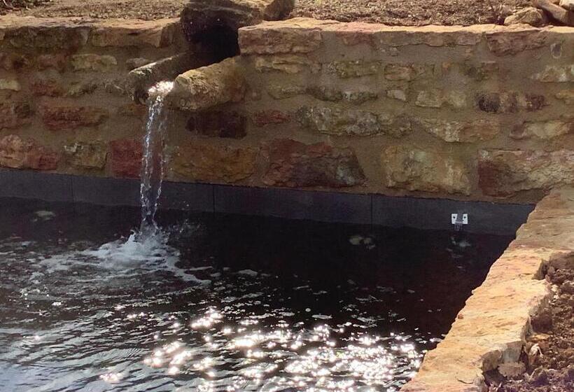 تختخواب و صبحانه Pivoines