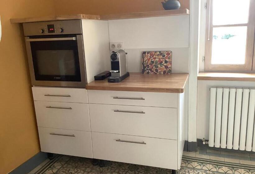 تختخواب و صبحانه Pivoines