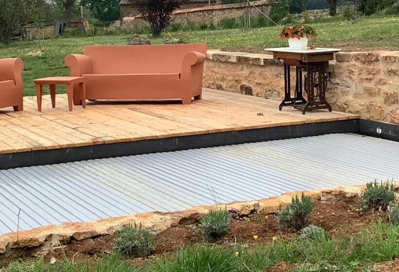 تختخواب و صبحانه Pivoines