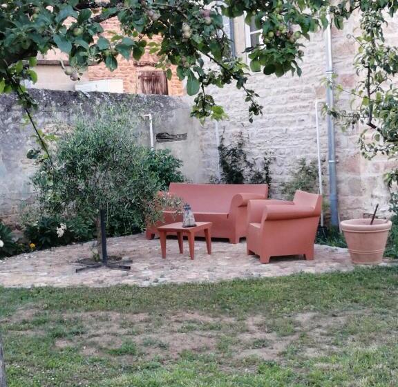 تختخواب و صبحانه Pivoines